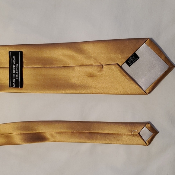 Men's gold color Manzini silk tie - Picture 3 of 6